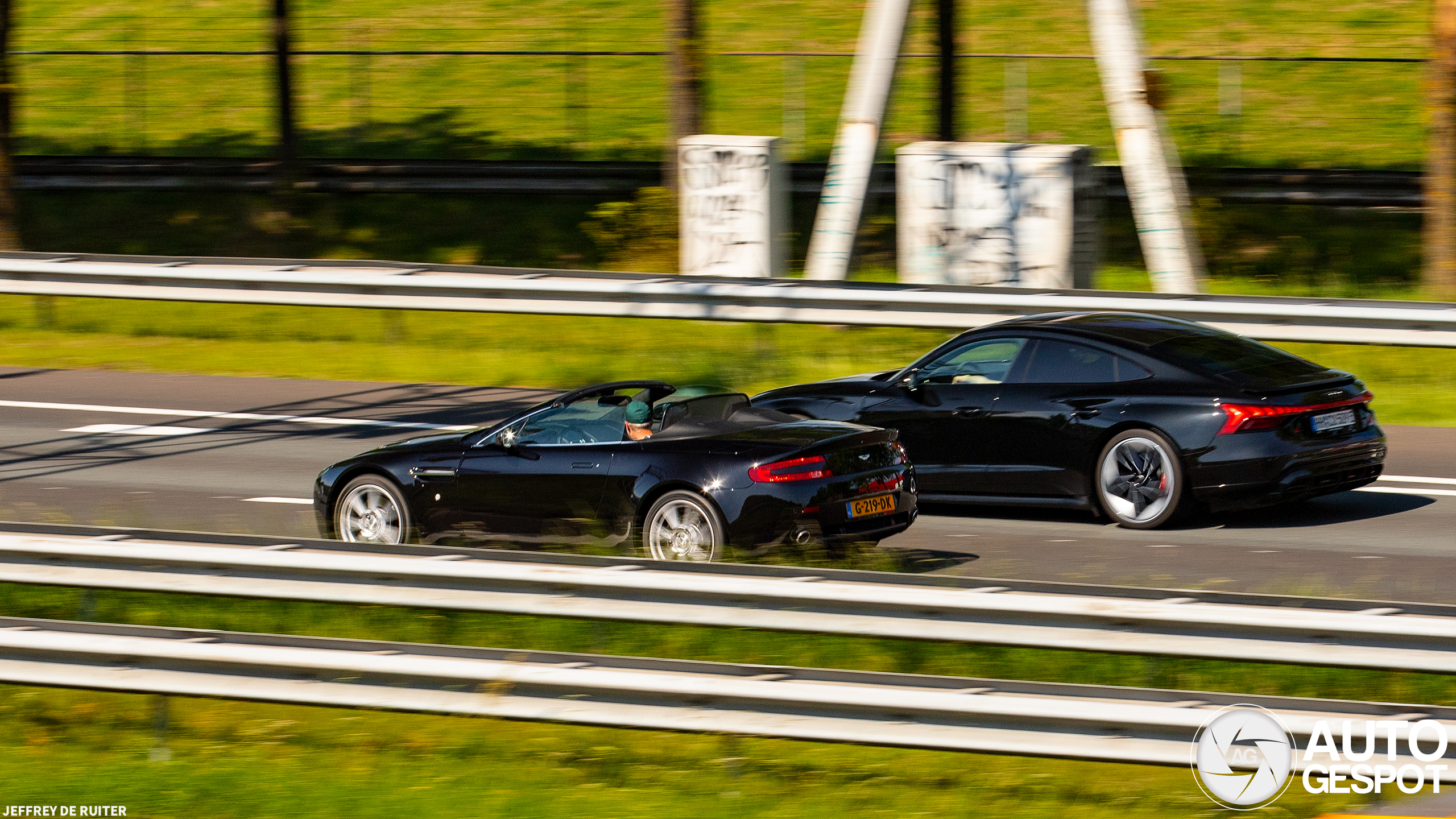 Aston Martin V8 Vantage Roadster