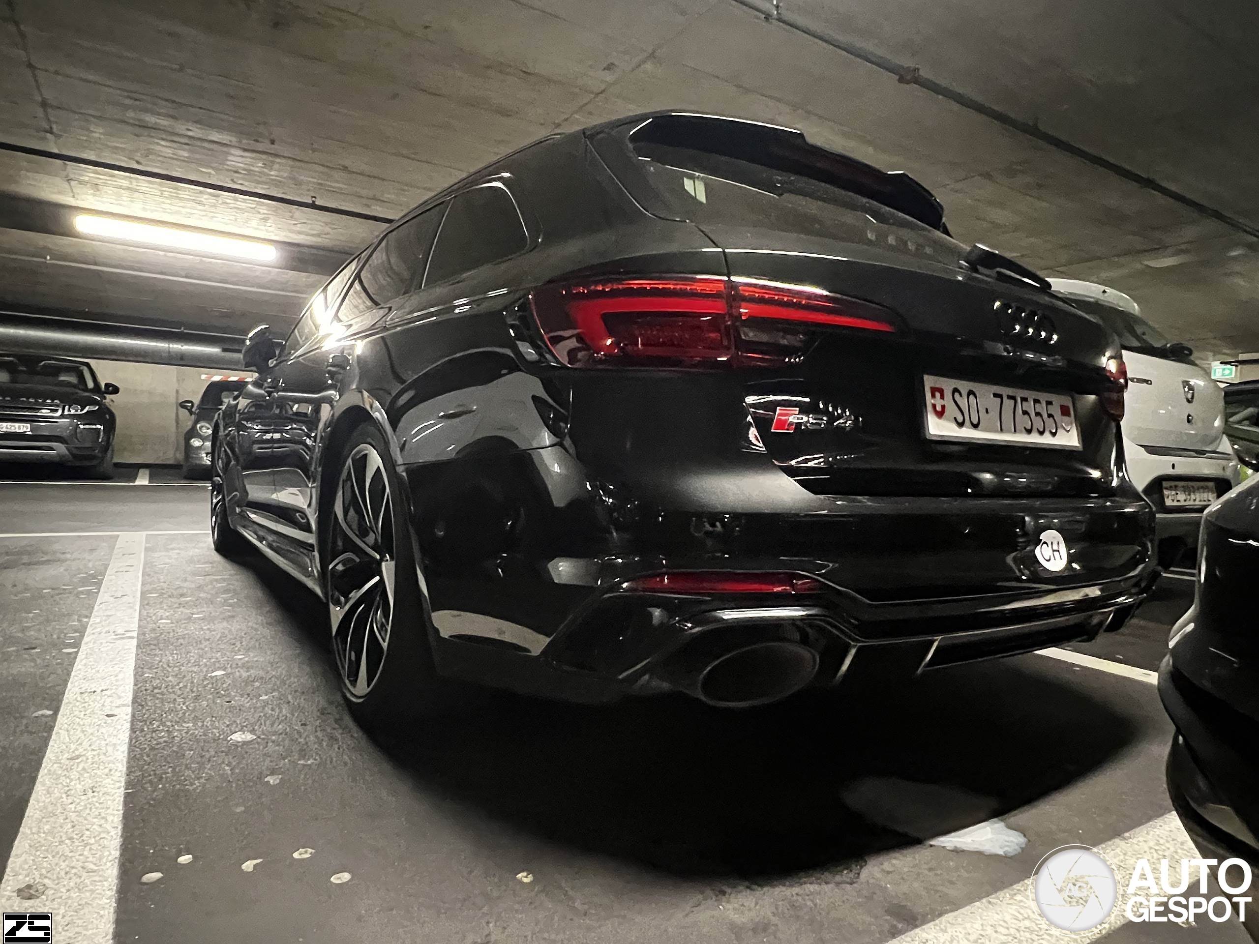 Audi RS4 Avant B9