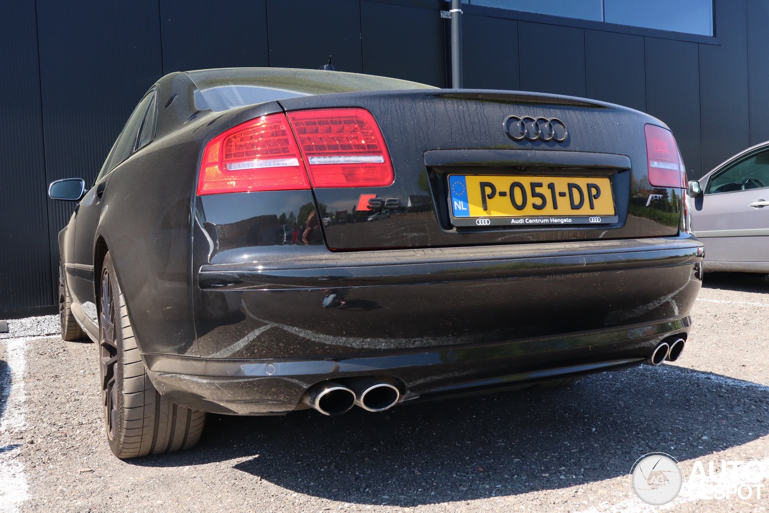 Audi S8 D3