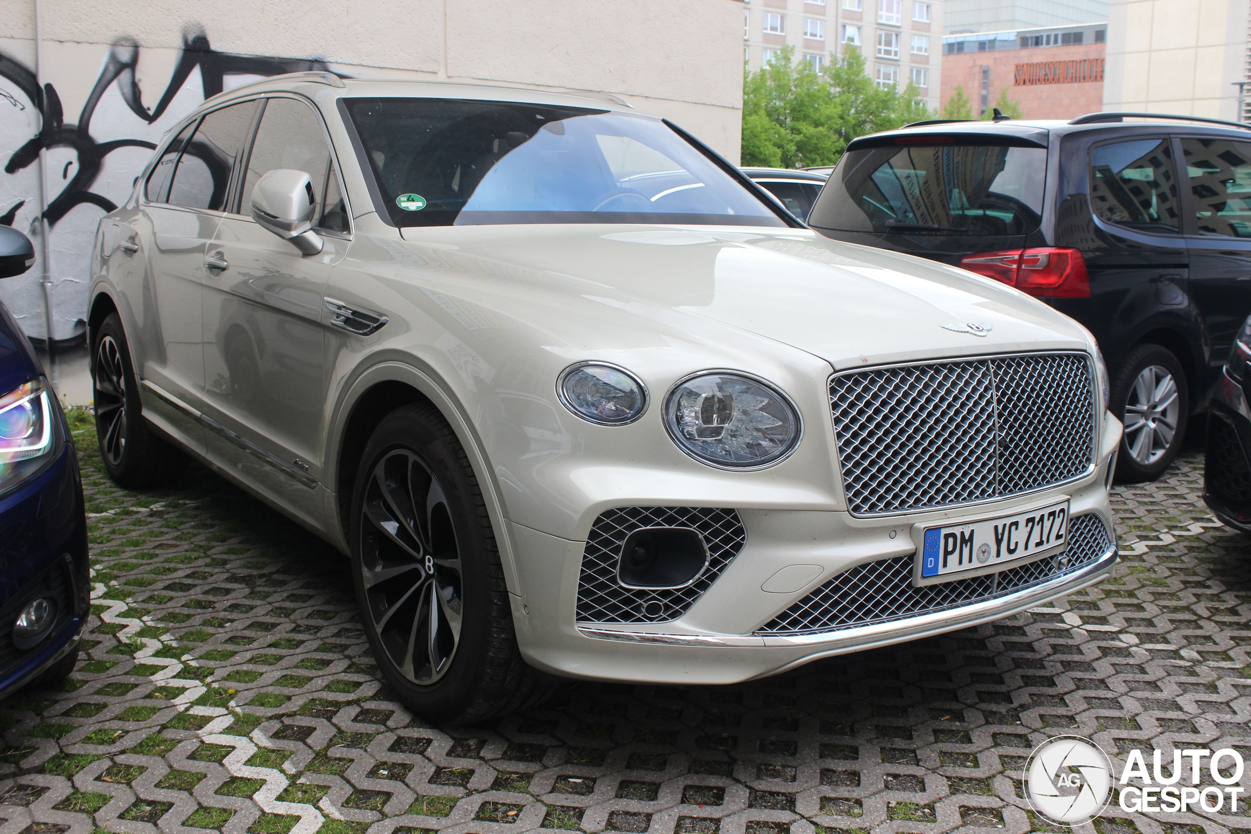 Bentley Bentayga Azure