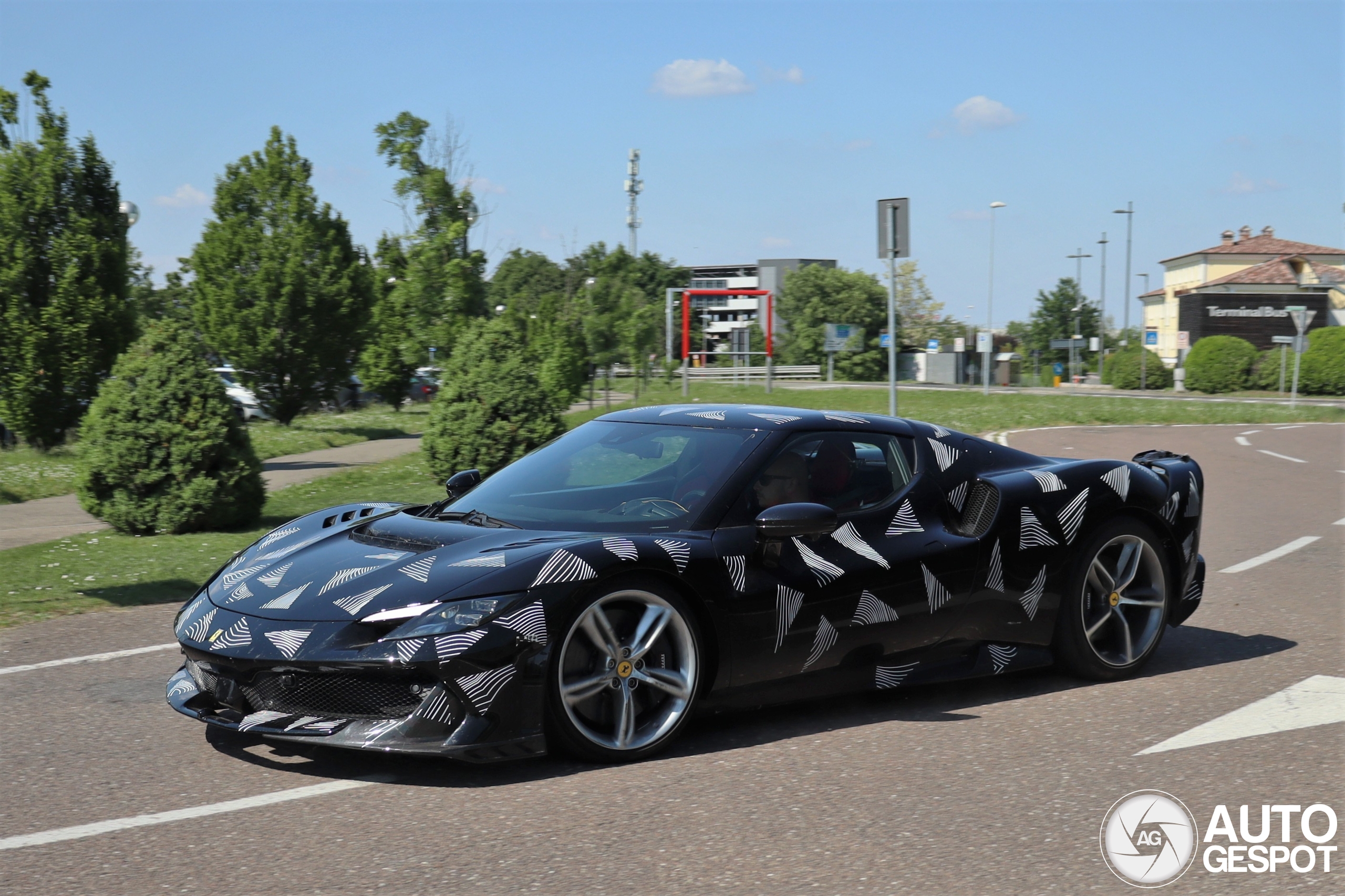 Gespot in Maranello: Ferrari 296 Speciale