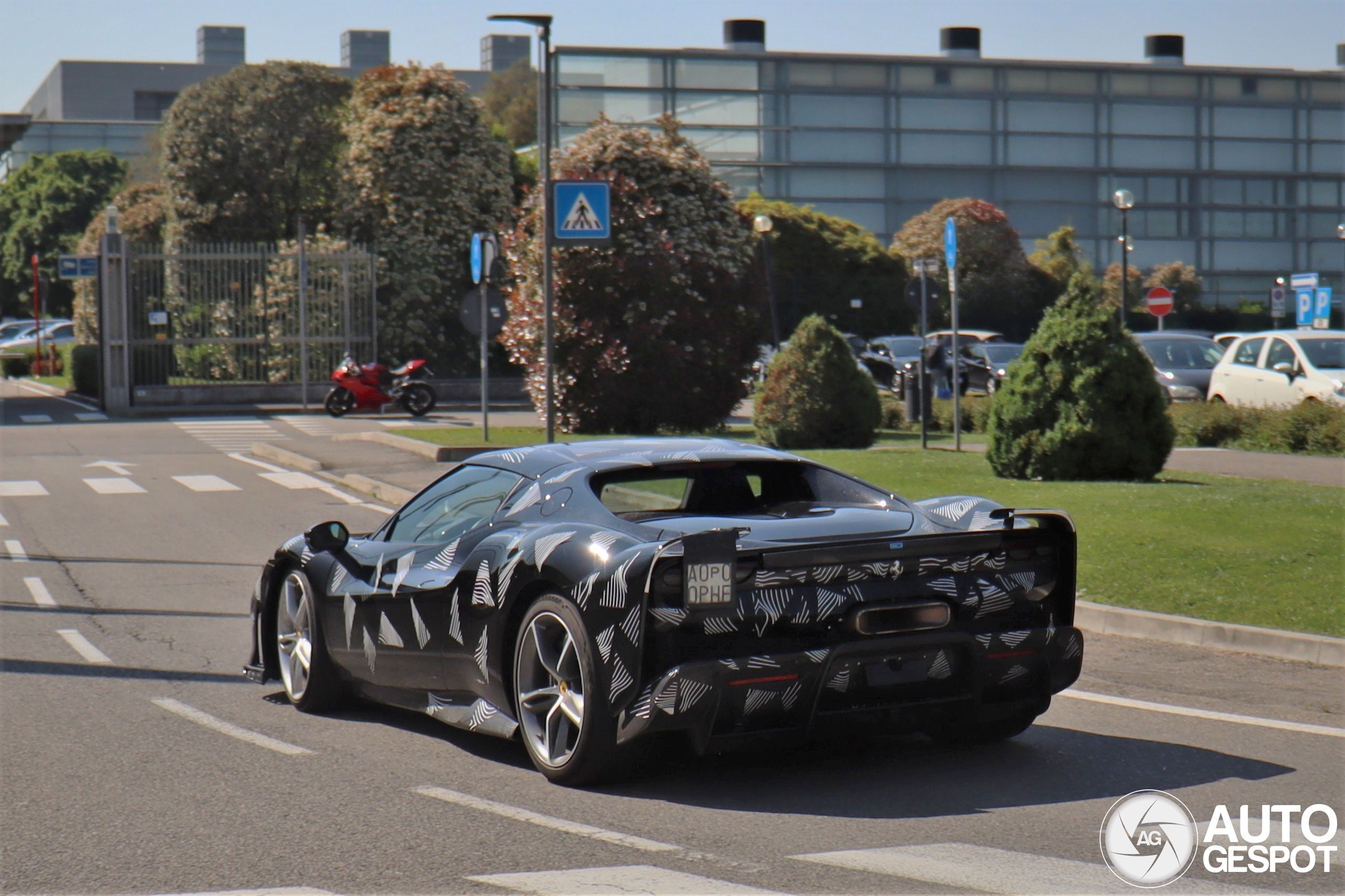 Gespot in Maranello: Ferrari 296 Speciale