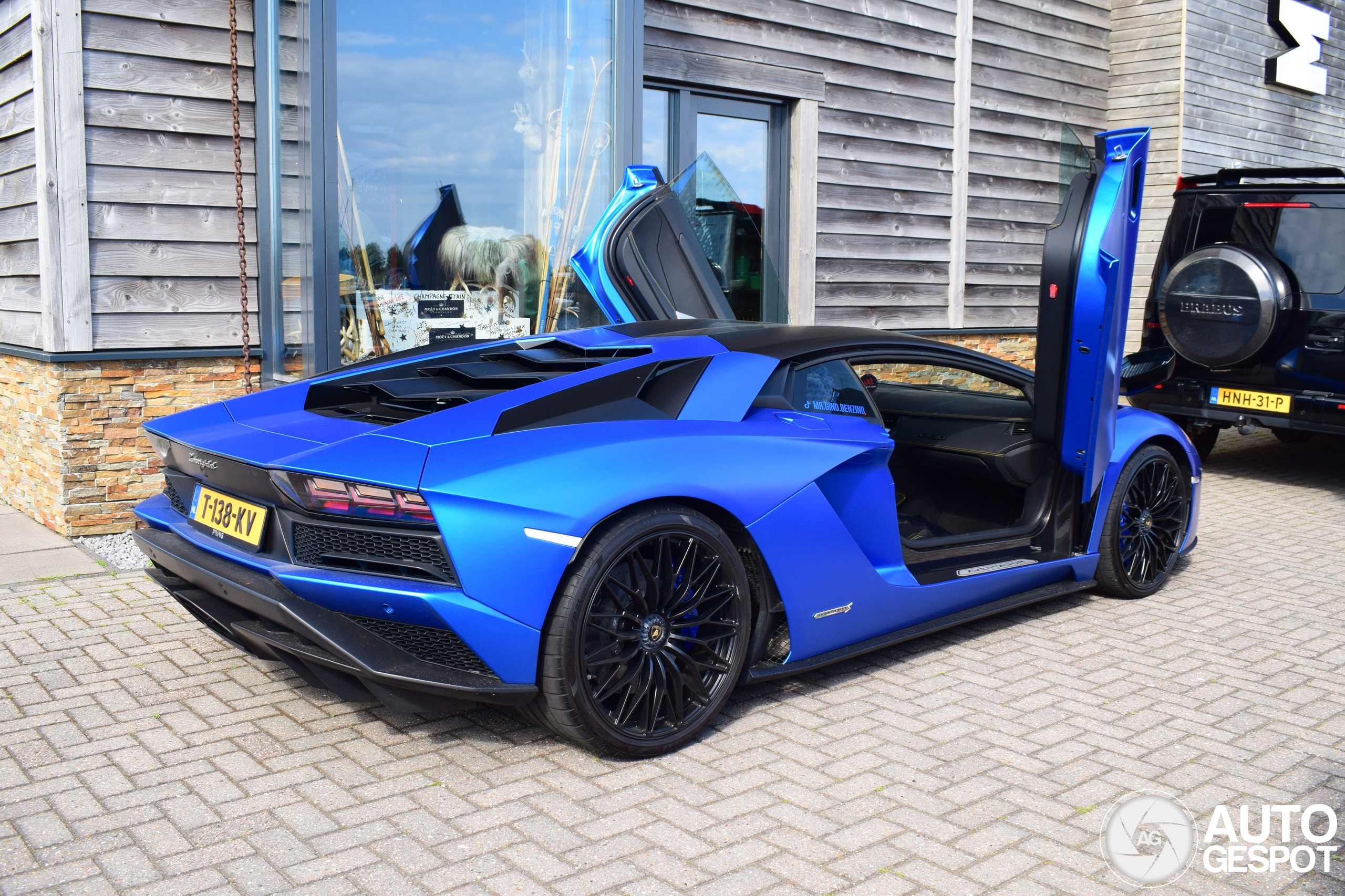 Lamborghini Aventador S LP740-4