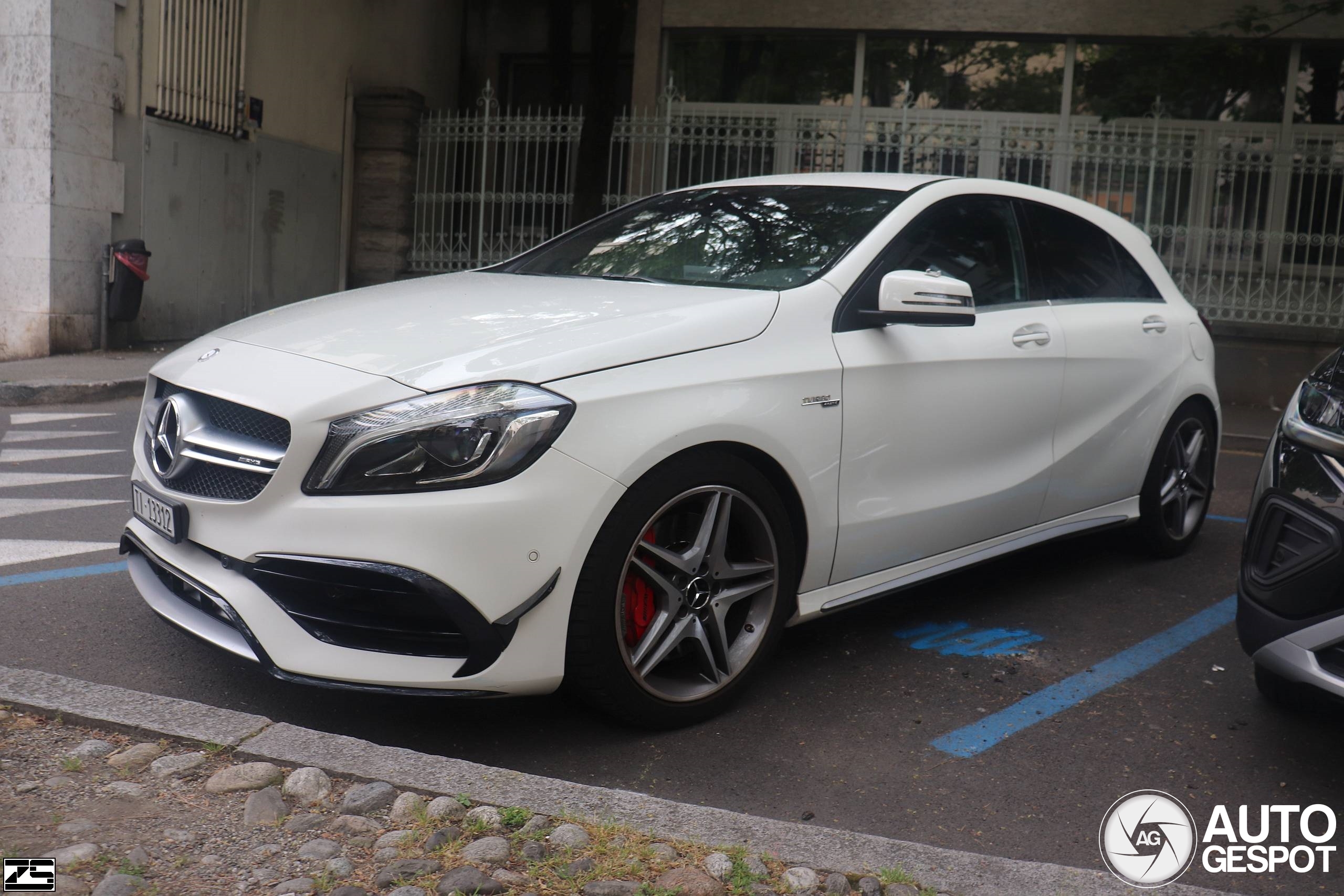 Mercedes-AMG A 45 W176 2015