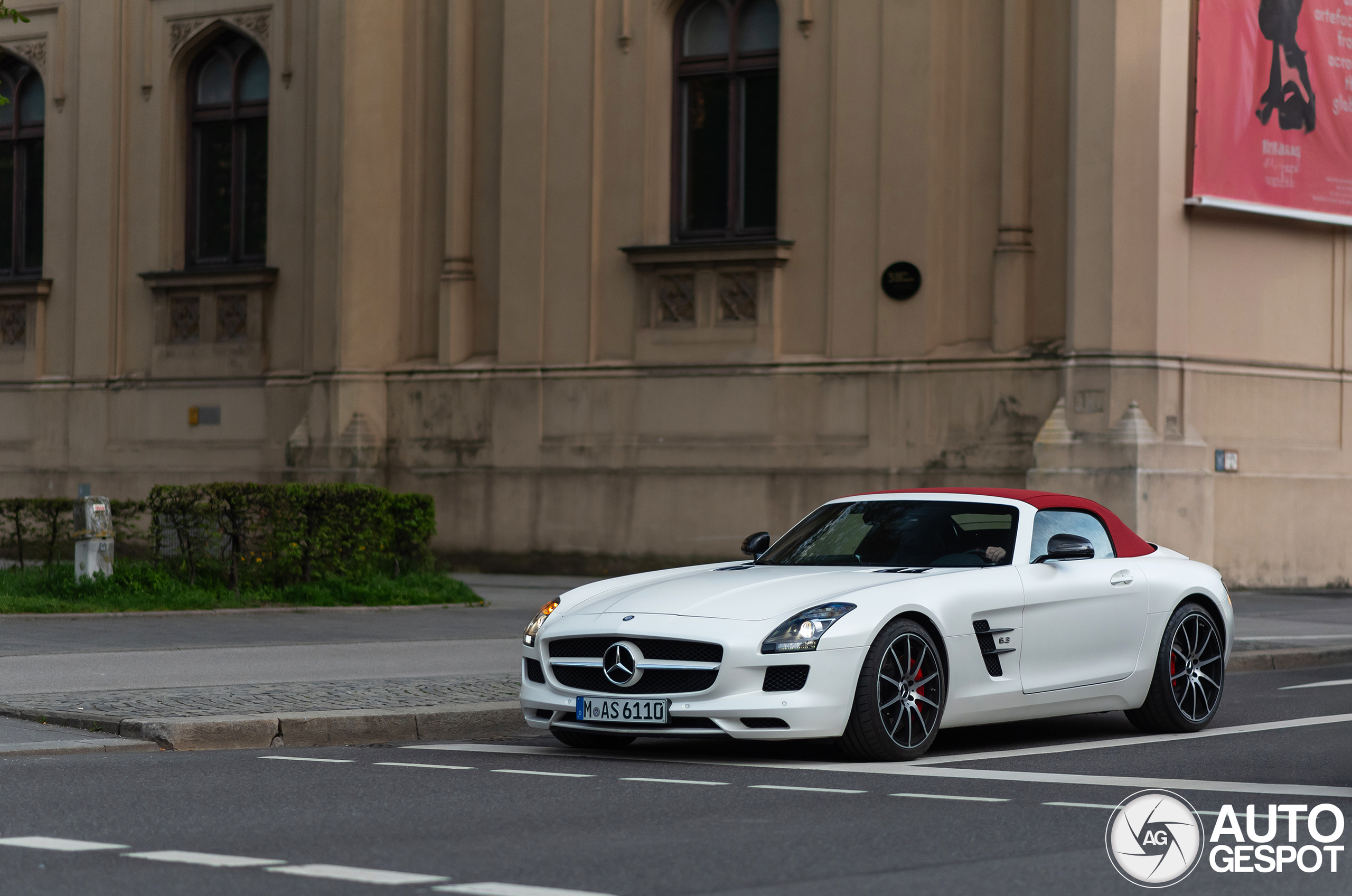 Mercedes-Benz SLS AMG GT Roadster
