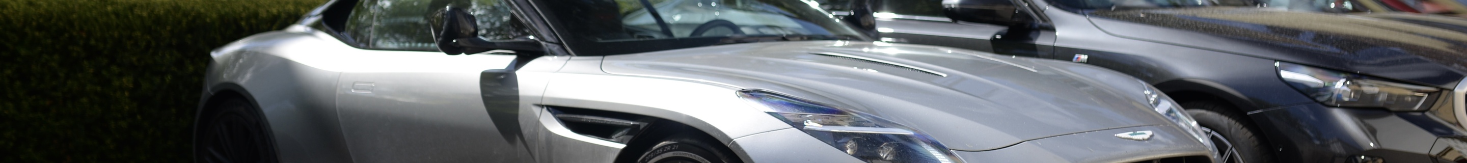 Aston Martin DB12