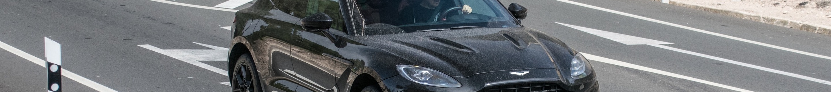 Aston Martin DBX