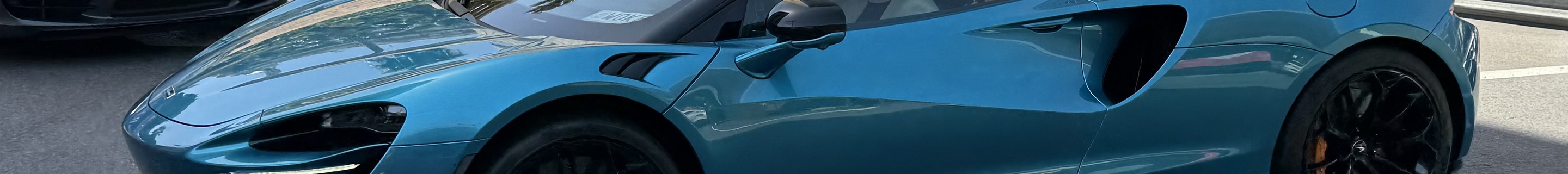 McLaren Artura Spider