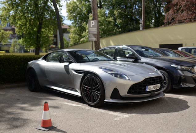 Aston Martin DB12