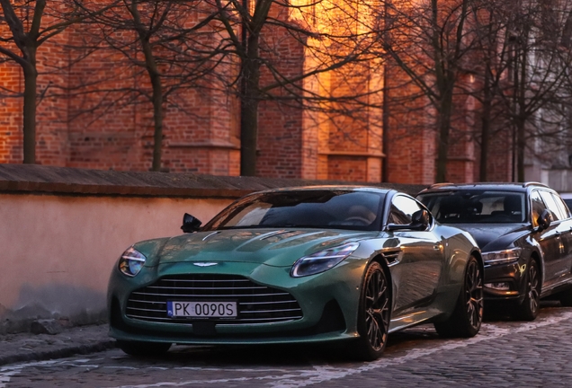 Aston Martin DB12