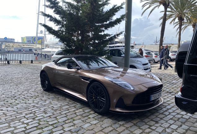 Aston Martin DB12 Volante