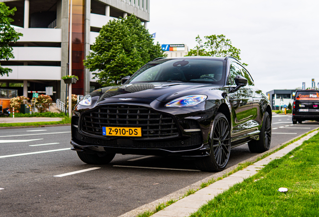 Aston Martin DBX707
