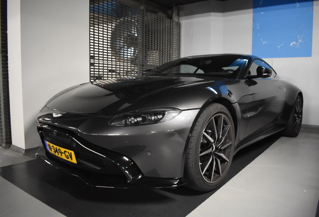 Aston Martin V8 Vantage 2018