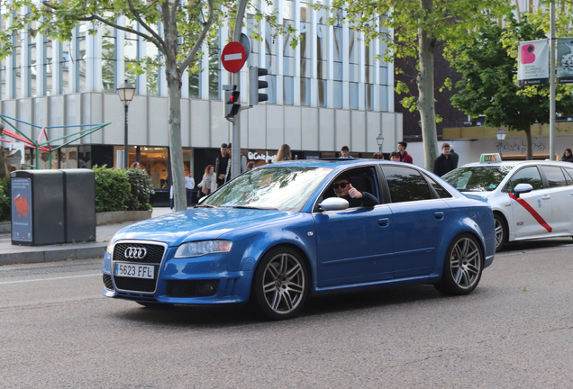 Audi RS4 Sedan