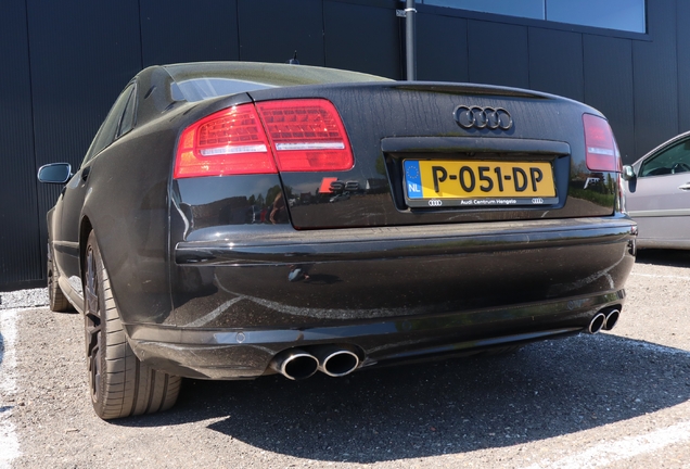 Audi S8 D3