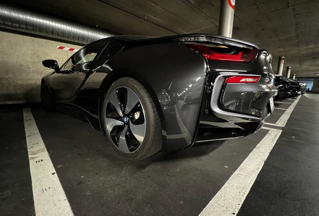 BMW i8