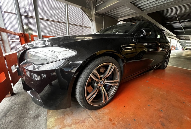 BMW M5 F10 2011