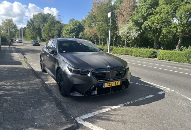 BMW M5 G90