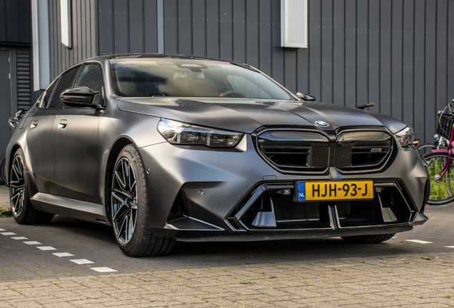 BMW M5 G90