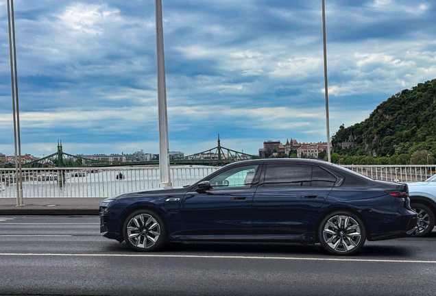 BMW M760e xDrive