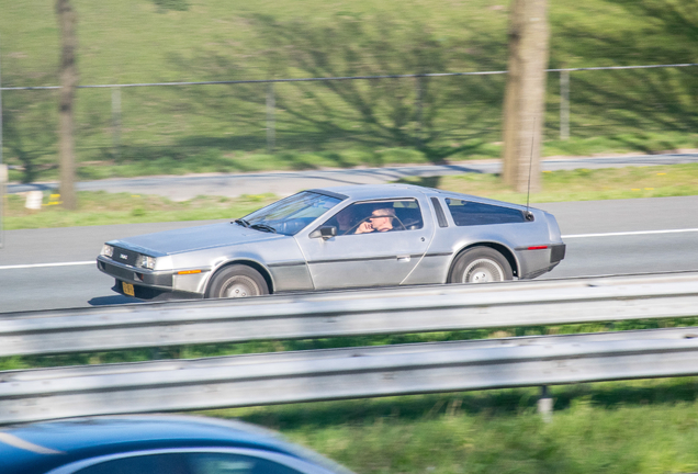 DeLorean DMC-12