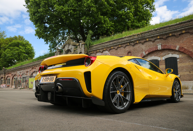 Ferrari 488 Pista