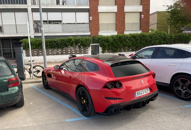 Ferrari GTC4Lusso
