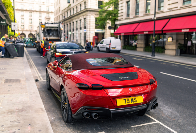Ferrari Roma Spider
