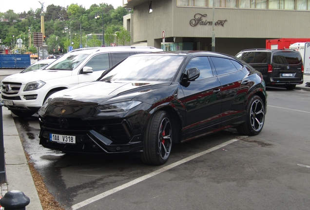 Lamborghini Urus S