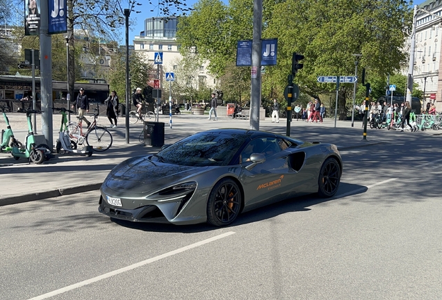 McLaren Artura Spider