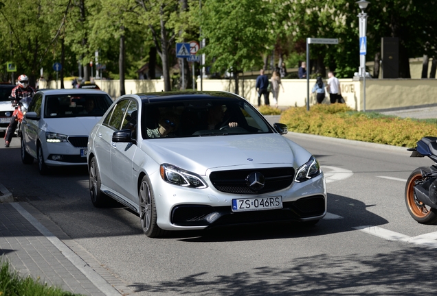 Mercedes-Benz E 63 AMG S W212