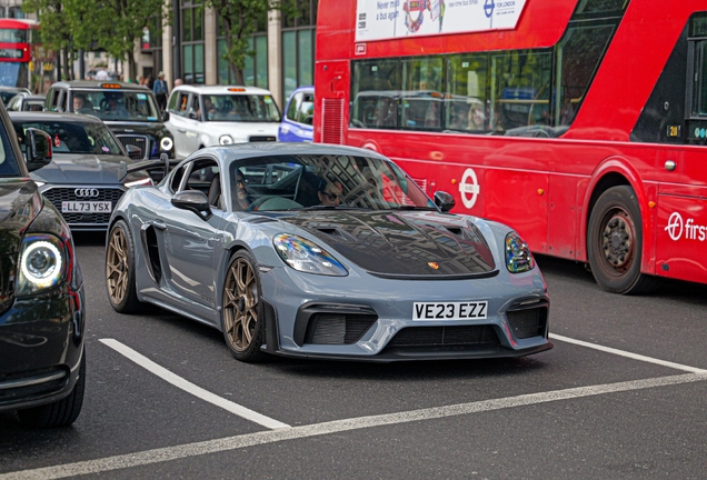 Porsche 718 Cayman GT4 RS Weissach Package
