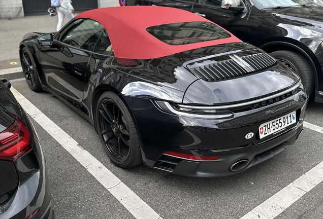 Porsche 992 Carrera 4 GTS Cabriolet