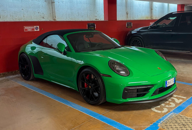 Porsche 992 Carrera 4 GTS Cabriolet