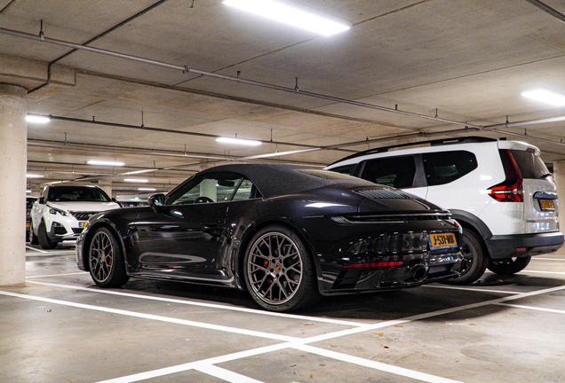 Porsche 992 Carrera 4S Cabriolet