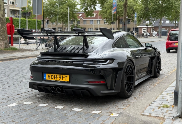 Porsche 992 GT3 RS Weissach Package