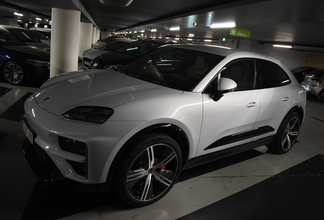 Porsche Macan EV Turbo
