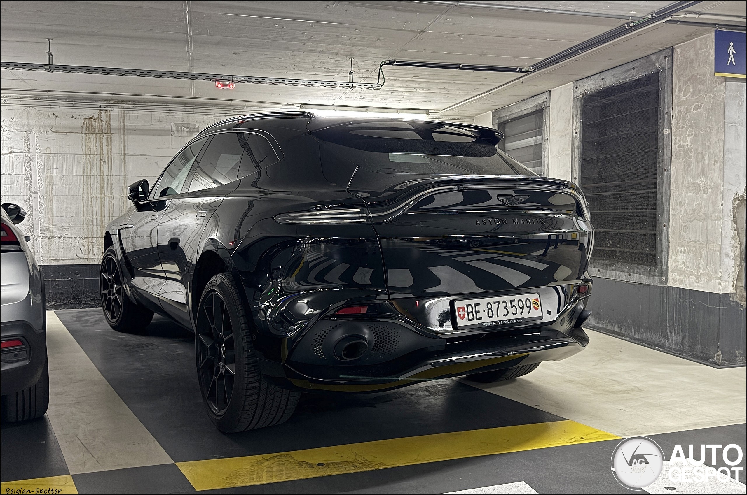 Aston Martin DBX