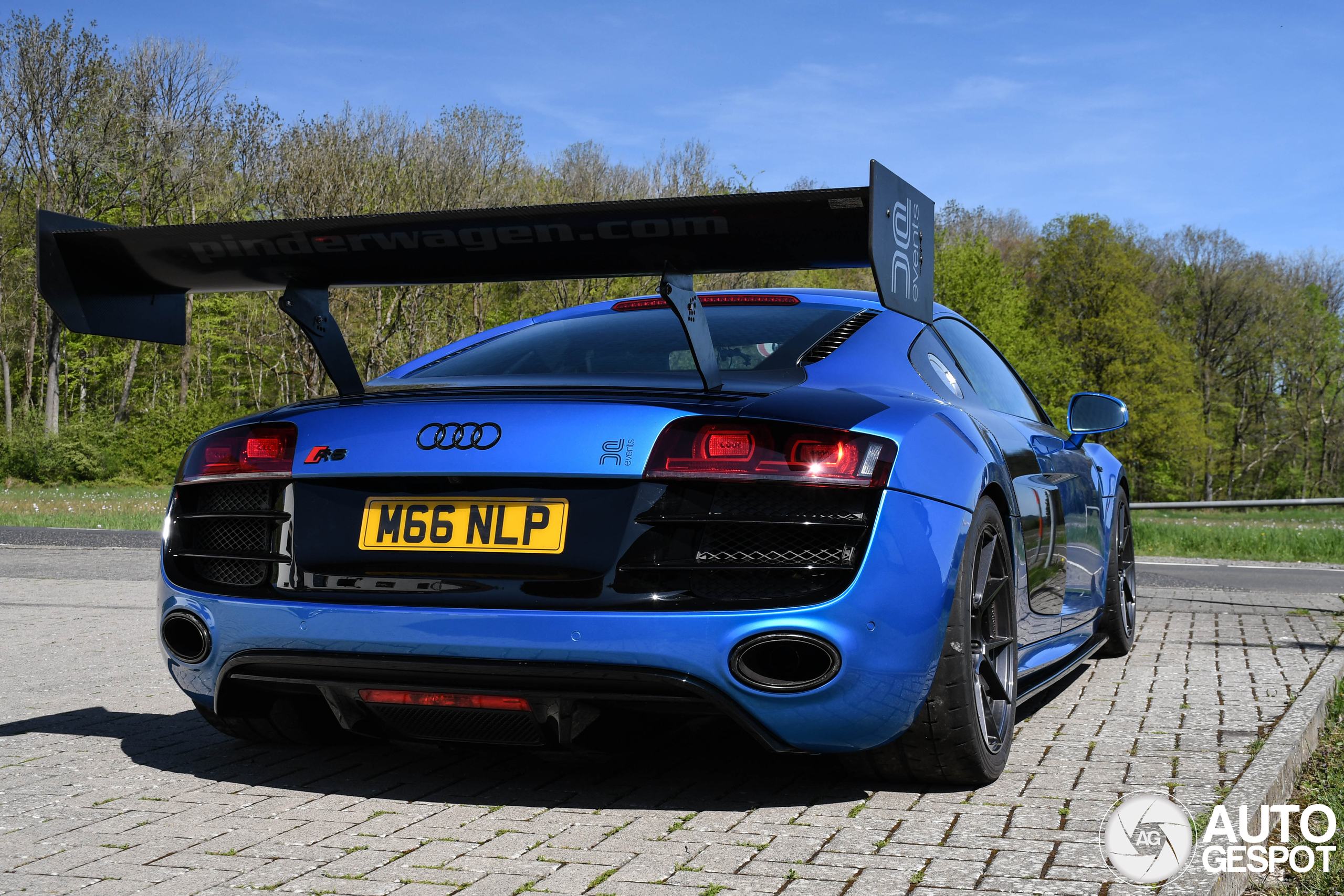 Audi R8 V10