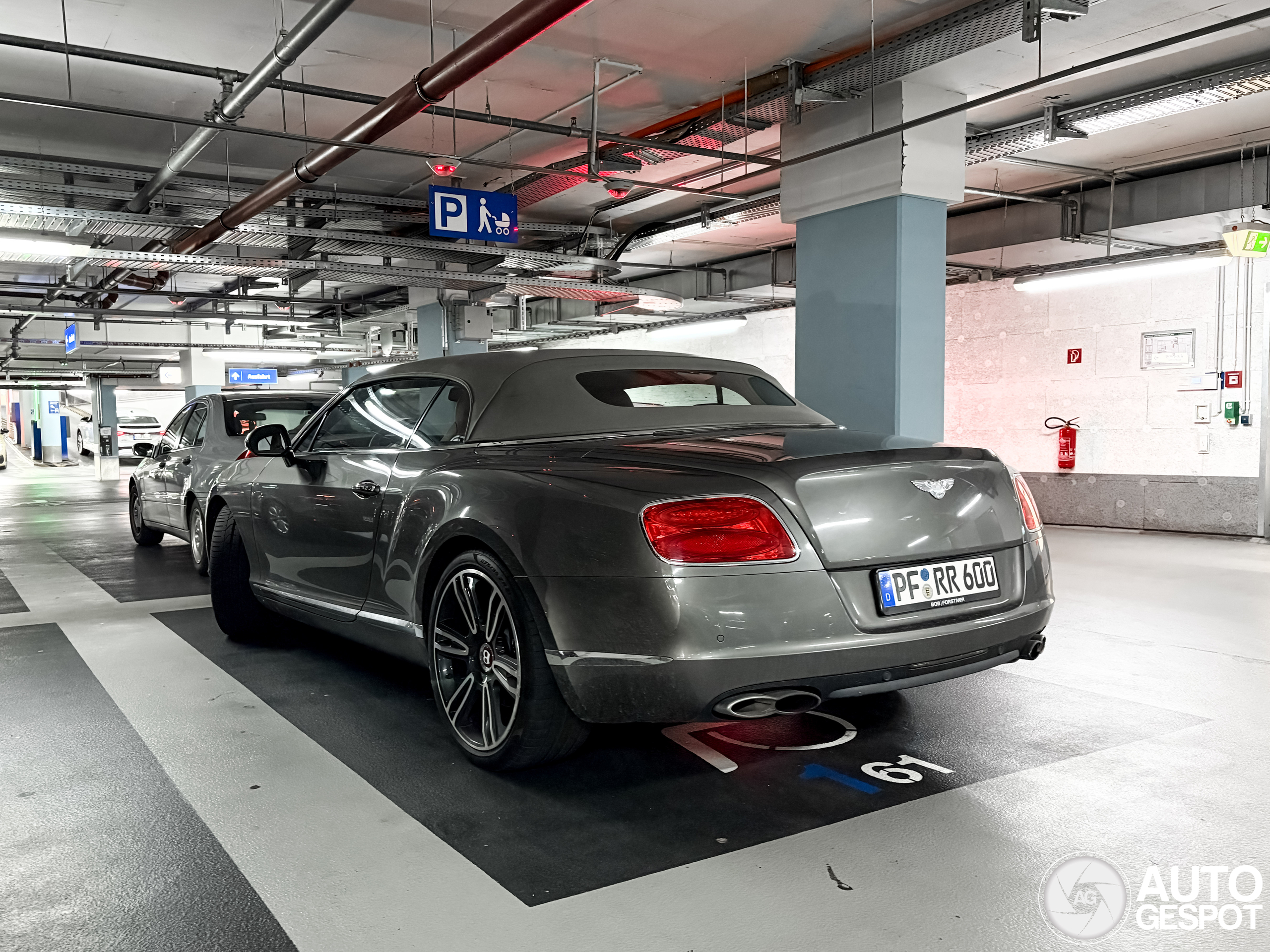 Bentley Continental GTC V8