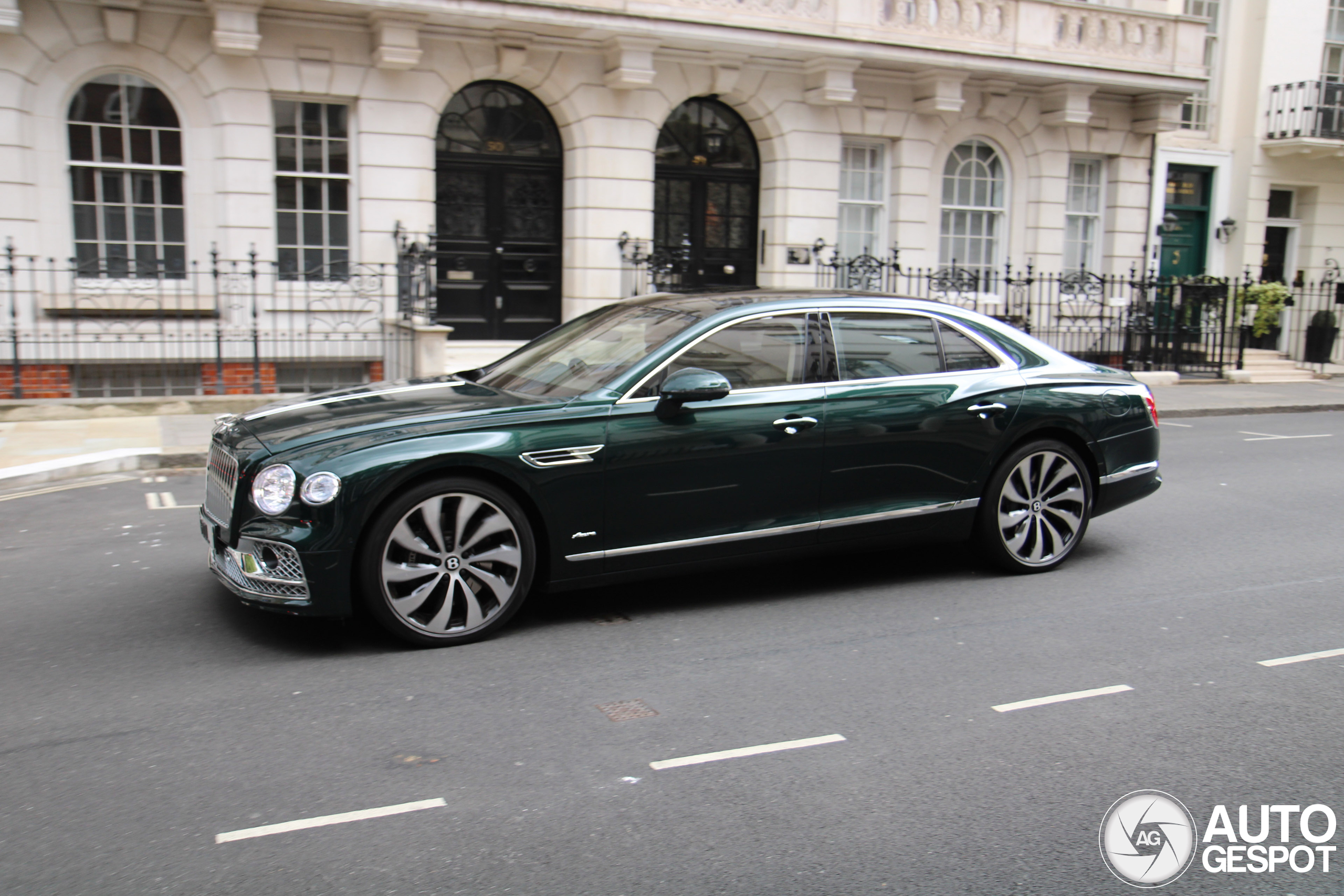 Bentley Flying Spur Hybrid Azure