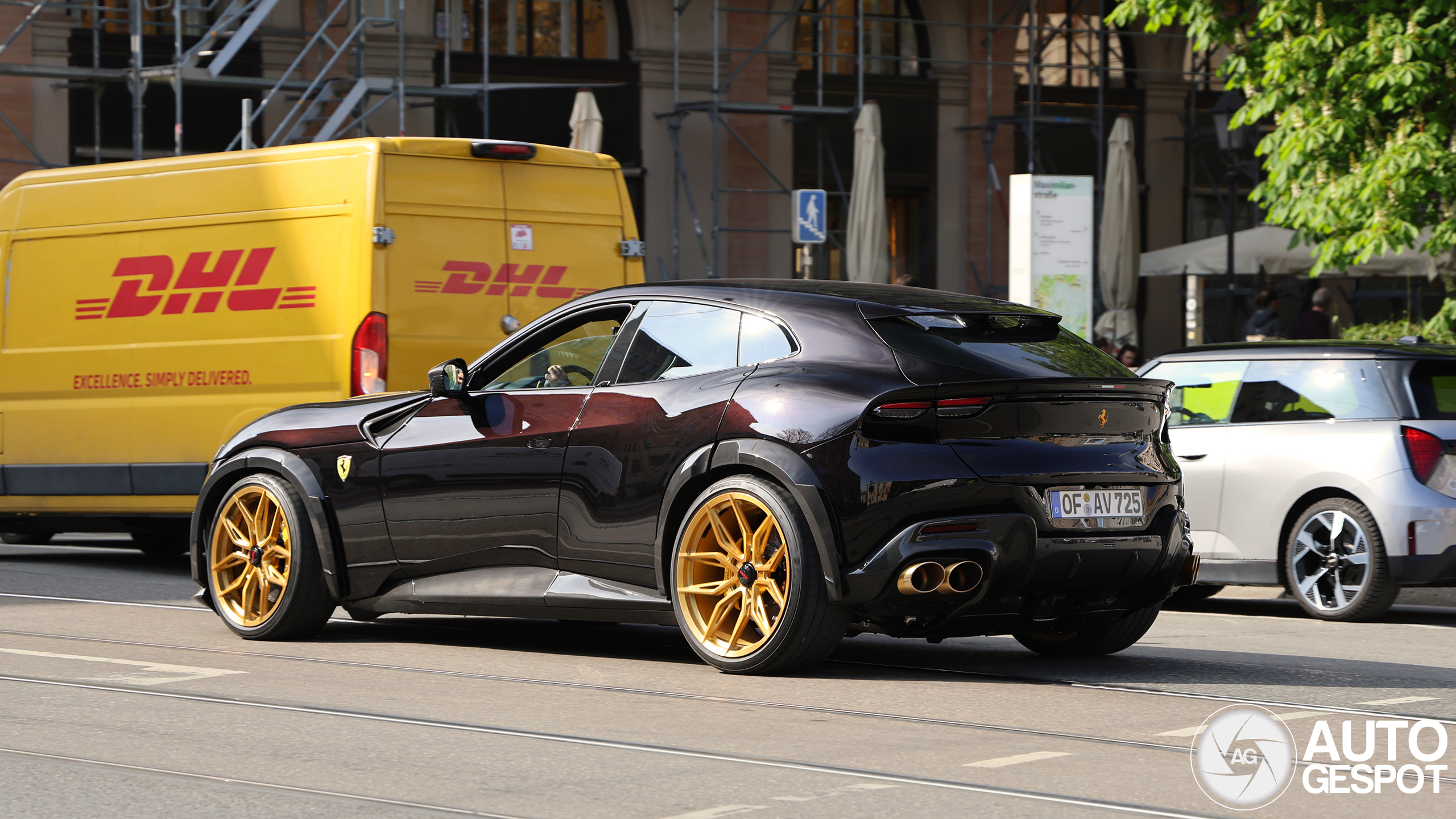 Novitec Esteso Purosangue: A V12 widebody in Nero Purosangue