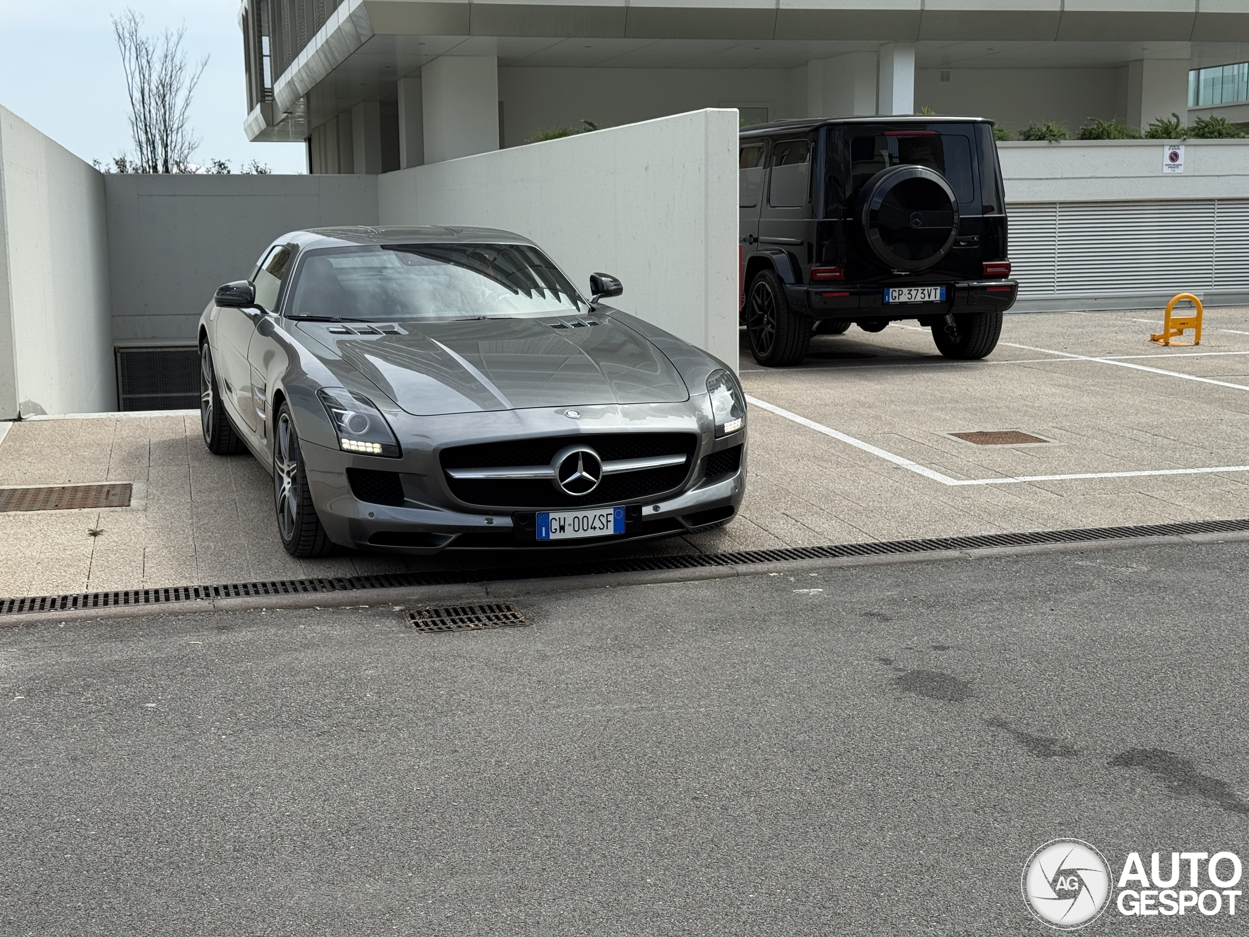 Mercedes-Benz SLS AMG