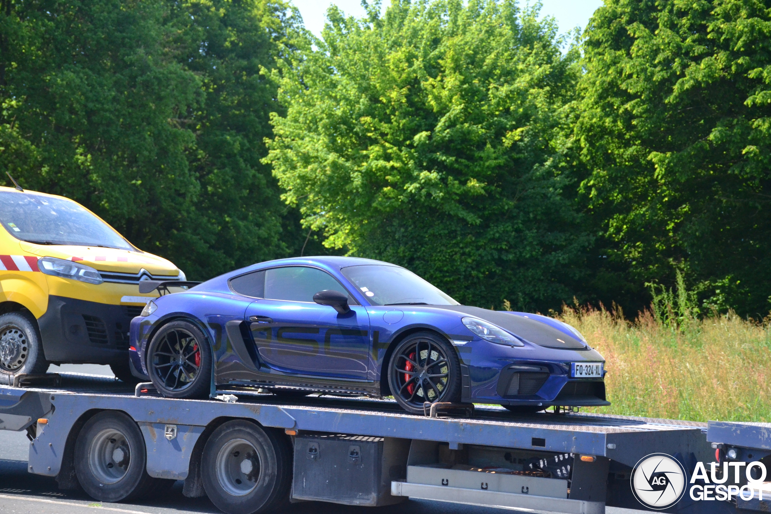 Porsche 718 Cayman GT4