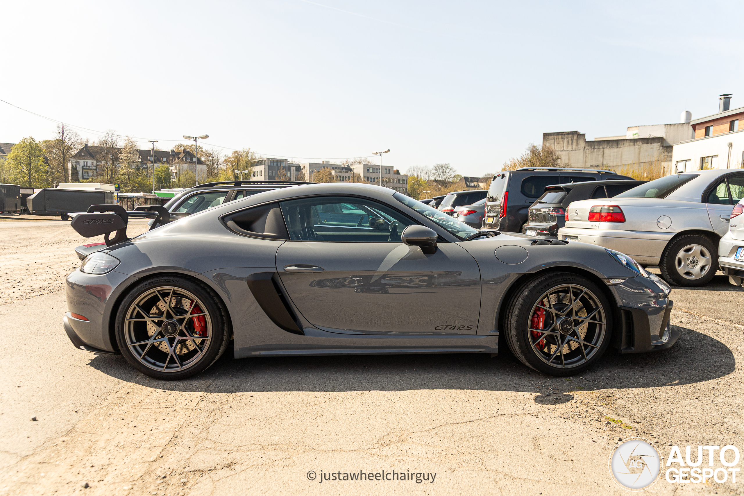 Porsche 718 Cayman GT4 RS