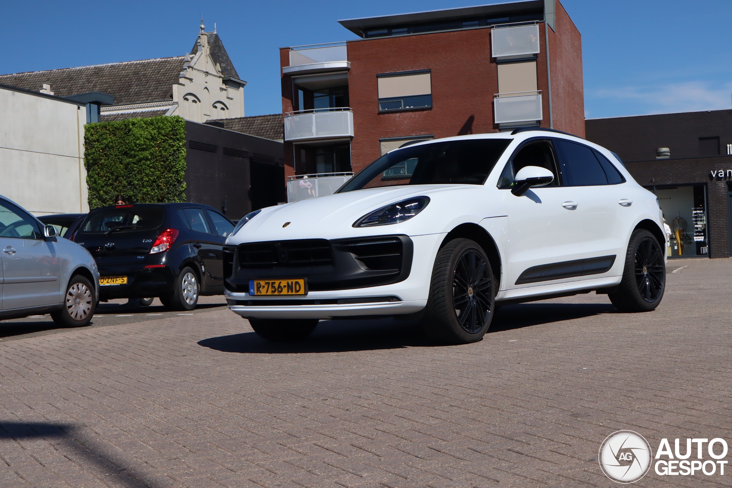 Porsche 95B Macan GTS MkIII