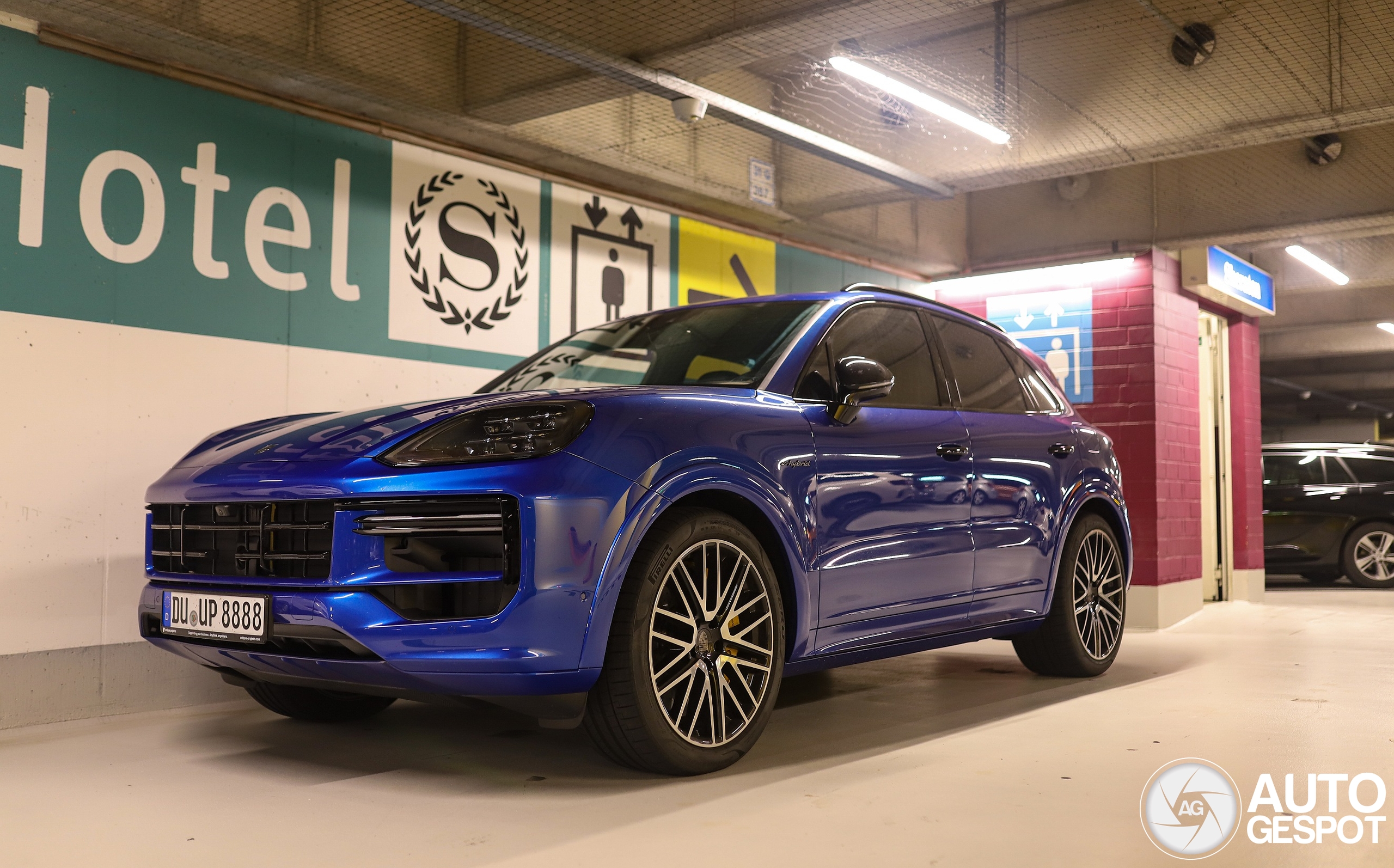 Porsche 9YA Cayenne Turbo E-Hybrid
