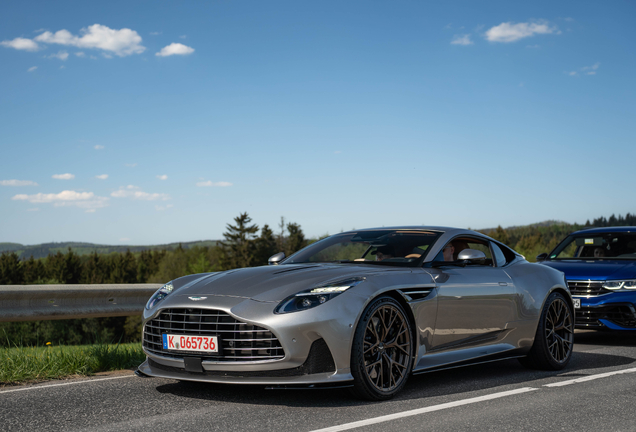 Aston Martin DB12