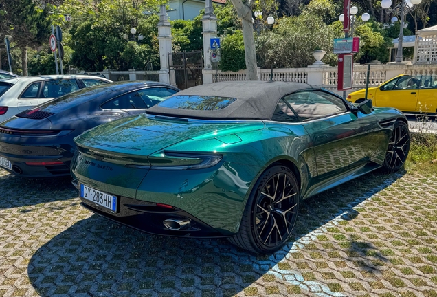 Aston Martin DB12 Volante