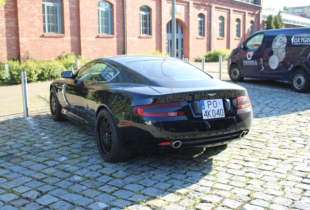 Aston Martin DB9